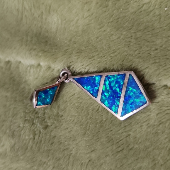 Turquoise charm - Picture 1 of 2